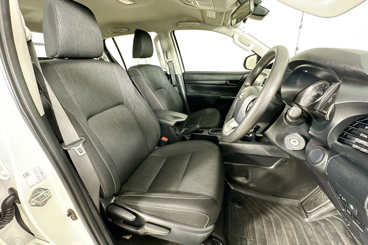 2023 Toyota HILUX SR (4x4) GUN126R 4X4