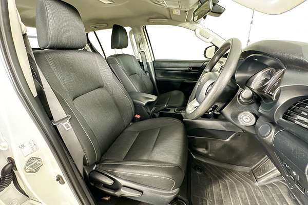 2023 Toyota HILUX SR (4x4) GUN126R 4X4