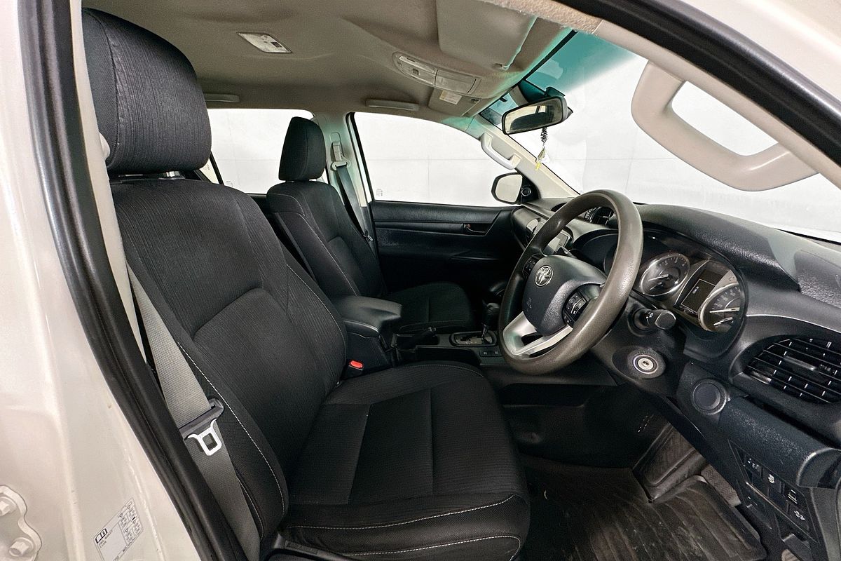 2021 Toyota HILUX SR (4x4) GUN126R FACELIFT 4X4