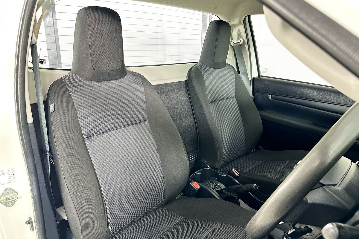 2020 Toyota HILUX WORKMATE HI-RIDER GUN135R FACELIFT 4x2