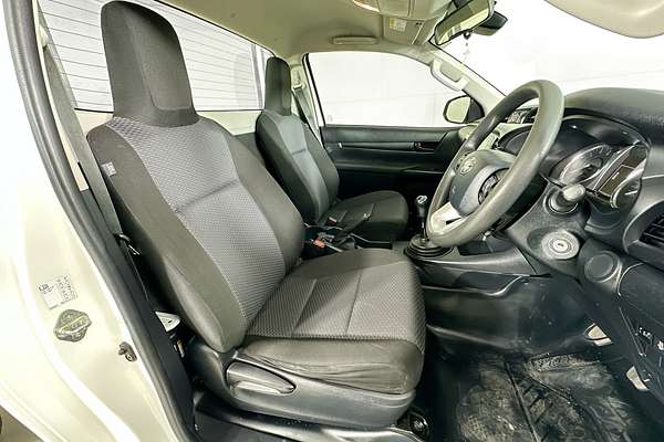 2020 Toyota HILUX WORKMATE HI-RIDER GUN135R FACELIFT 4x2