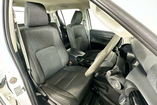 2021 Toyota HILUX SR (4x4) GUN126R 4X4