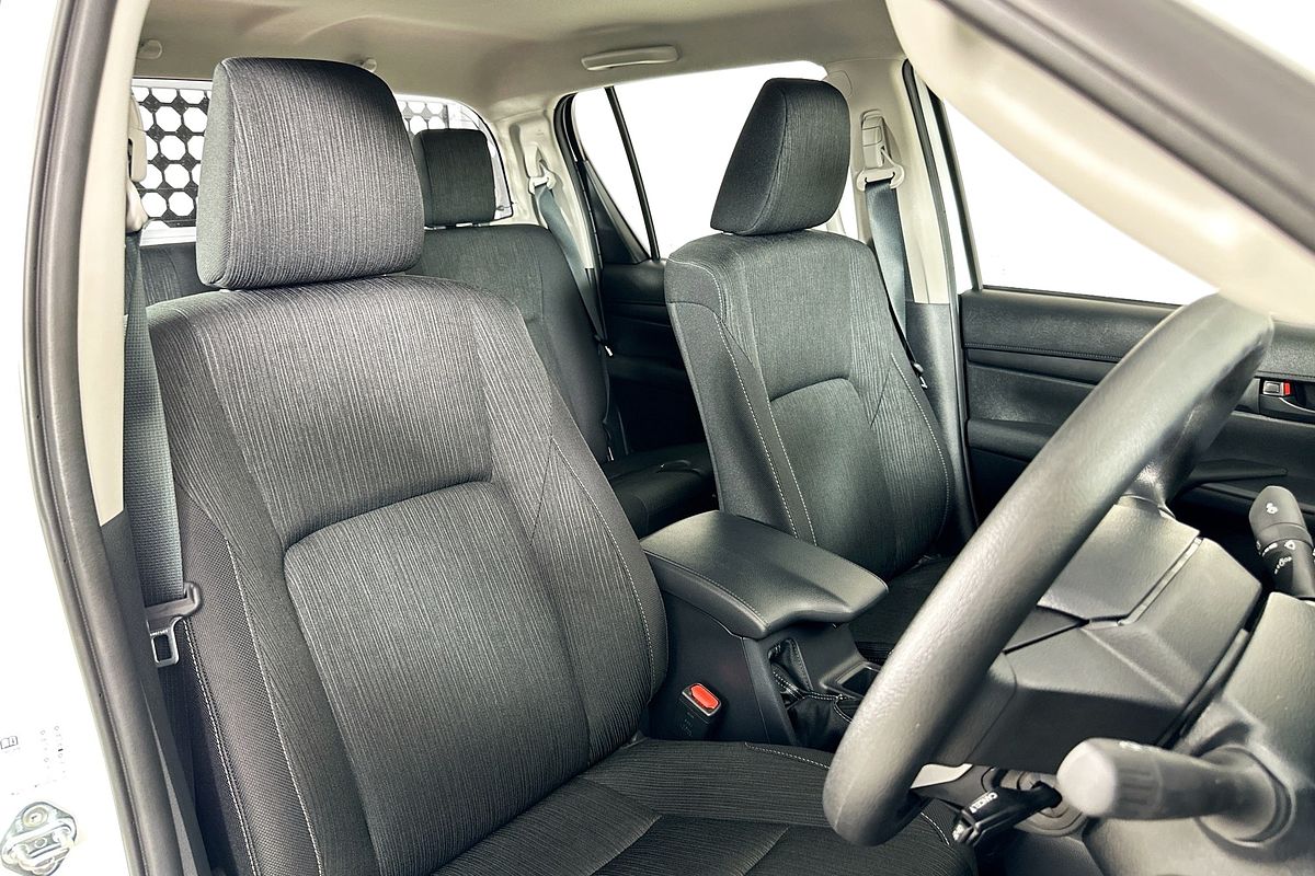 2025 Toyota HILUX SR (4x4) STEEL WHEELS GUN126R RC 4X4