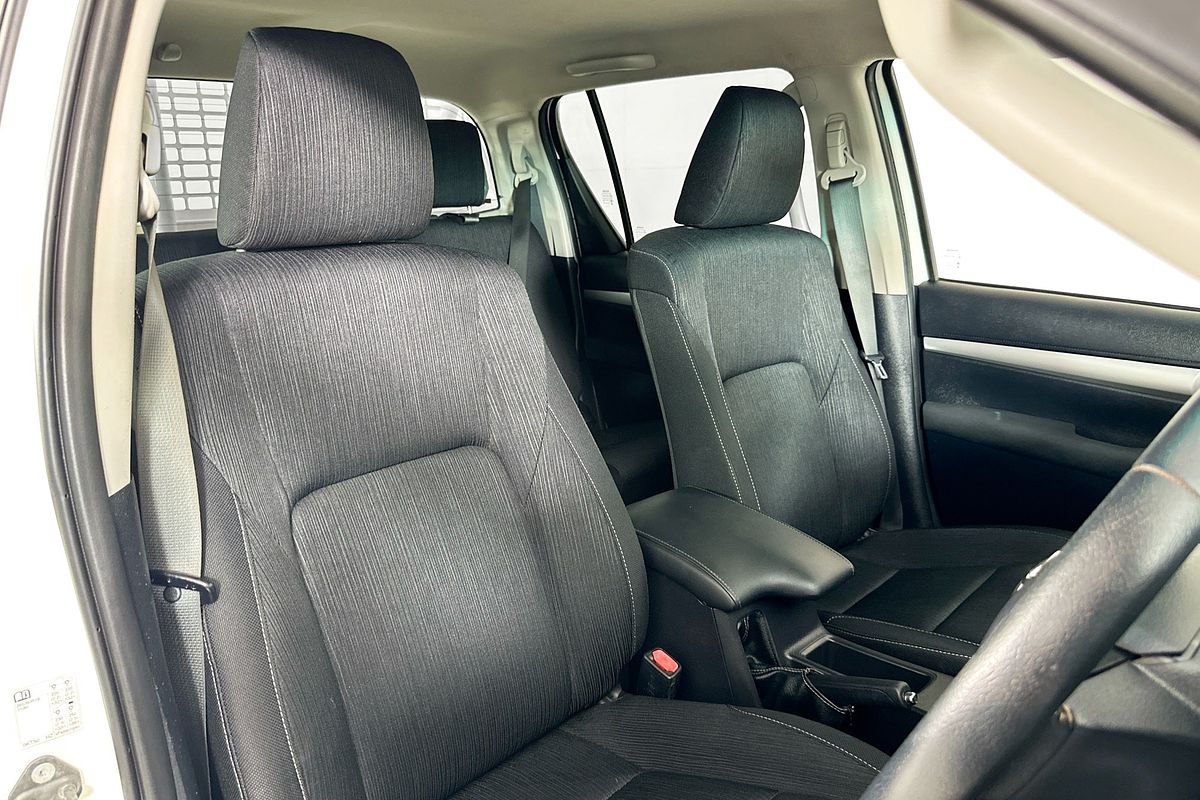 2021 Toyota HILUX SR5 (4x4) GUN126R 4X4