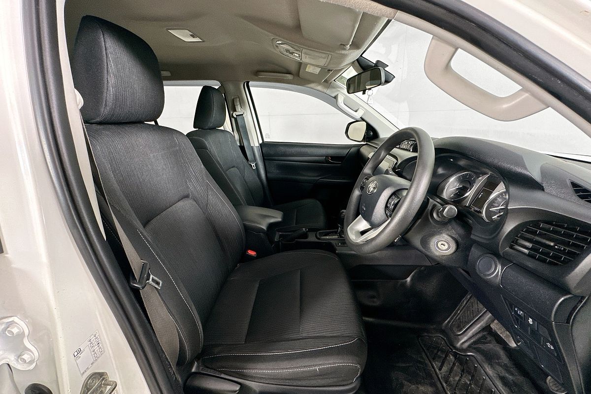 2021 Toyota HILUX SR (4x4) GUN126R FACELIFT 4X4