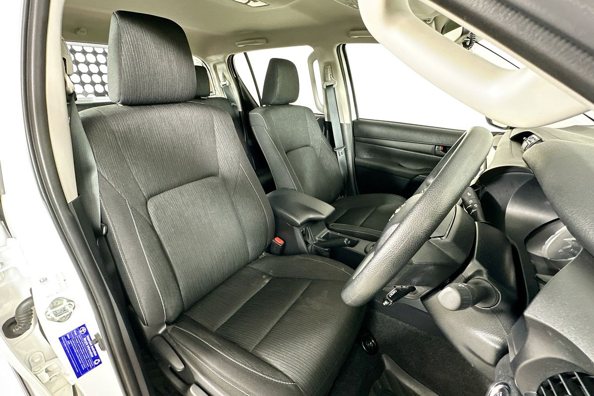 2024 Toyota HILUX SR 48V (4x4) GUN126R 4X4