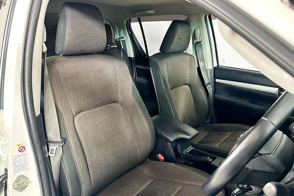 2018 Toyota HILUX SR5 (4x4) GUN126R MY17 4X4