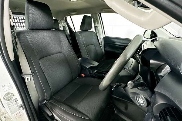 2021 Toyota HILUX SR (4x4) GUN126R FACELIFT 4X4