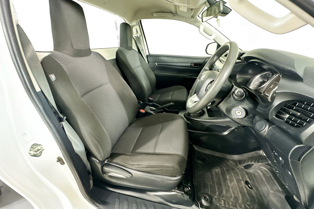 2020 Toyota HILUX WORKMATE HI-RIDER GUN135R FACELIFT 4x2