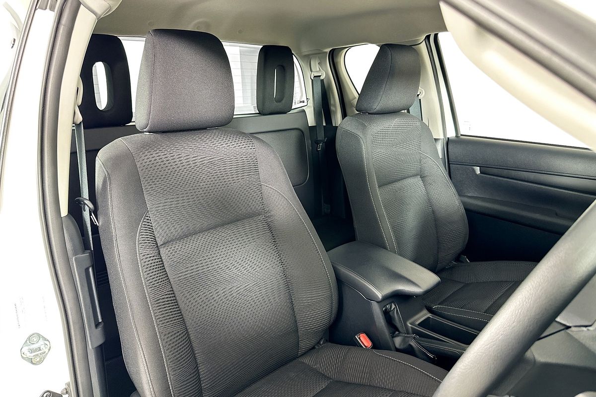 2025 Toyota Hilux SR (4x4) GUN126R RC 4X4