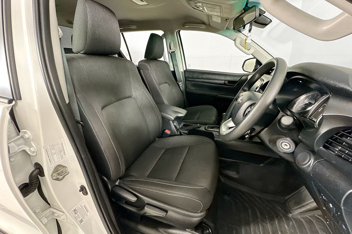 2024 Toyota HILUX SR (4x4) GUN126R 4X4