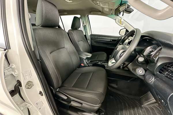 2024 Toyota HILUX SR (4x4) GUN126R 4X4