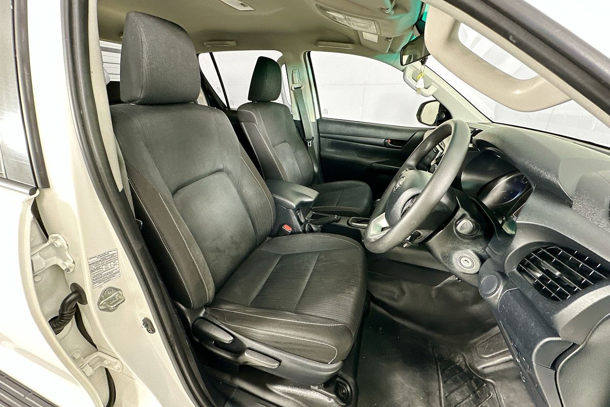 2020 Toyota HILUX SR (4x4) GUN126R MY19 UPGRADE 4X4