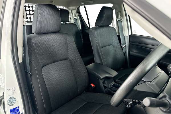 2025 Toyota HILUX SR 48V (4x4) GUN126R RC 4X4