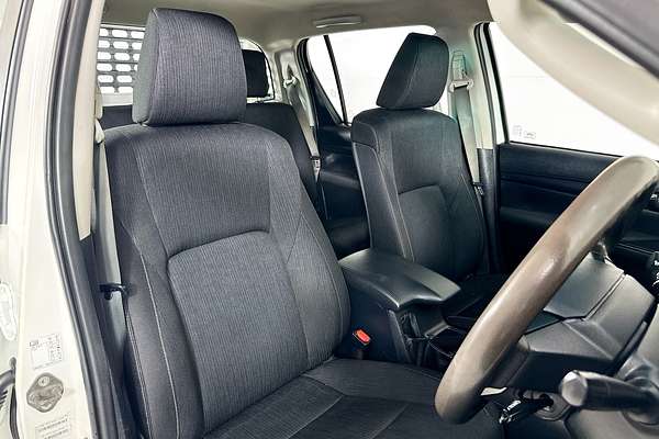 2021 Toyota HILUX SR (4x4) GUN126R 4X4