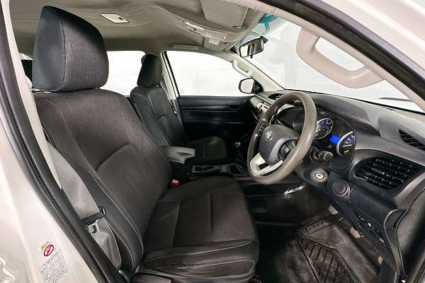 2018 Toyota HILUX SR (4x4) GUN126R MY19 4X4