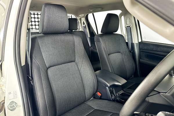 2023 Toyota HILUX SR (4x4) GUN126R 4X4