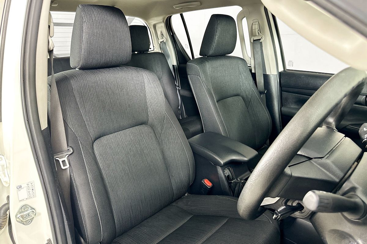 2023 Toyota HILUX SR (4x4) GUN126R 4X4