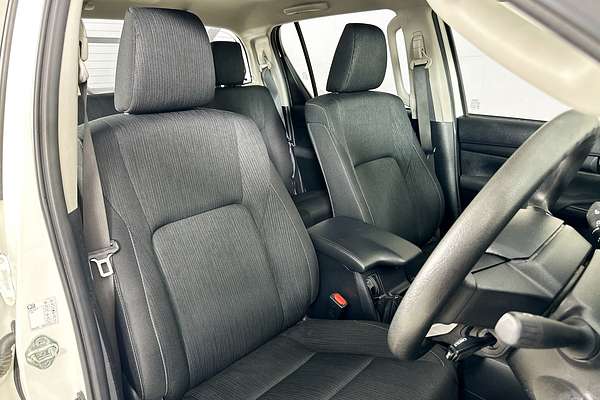 2023 Toyota HILUX SR (4x4) GUN126R 4X4