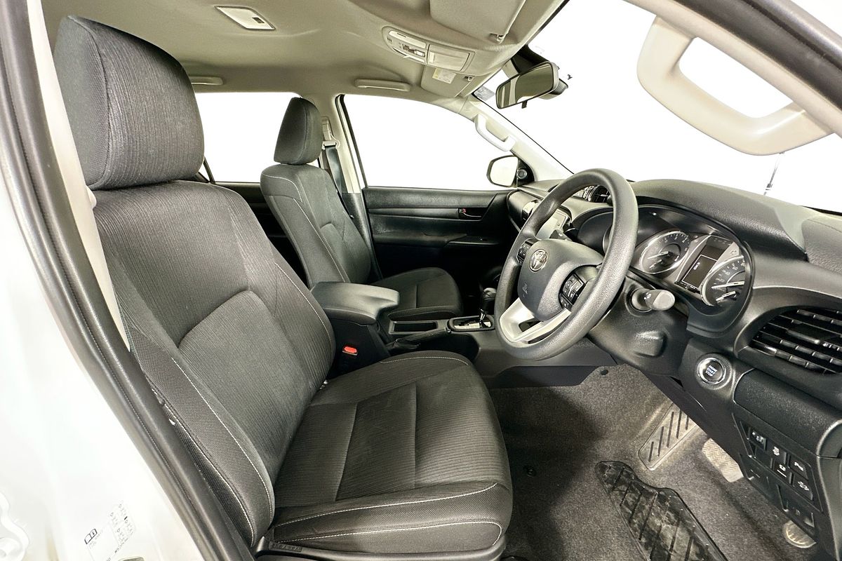 2024 Toyota HILUX SR 48V (4x4) GUN126R 4X4