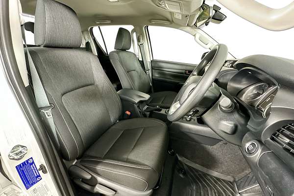 2025 Toyota HILUX SR 48V (4x4) GUN126R RC 4X4