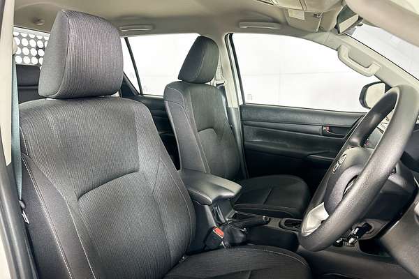 2025 Toyota HILUX SR 48V (4x4) GUN126R RC 4X4