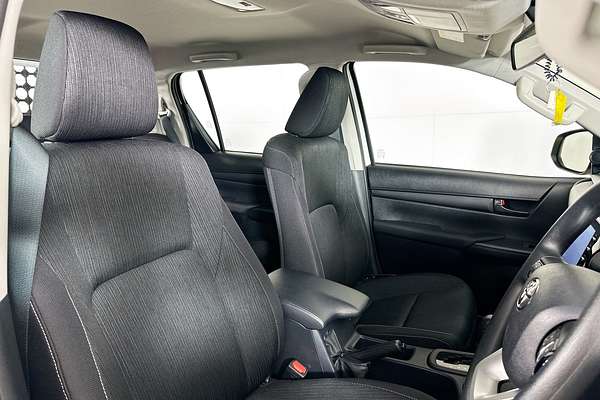 2025 Toyota HILUX SR (4x4) STEEL WHEELS GUN126R RC 4X4