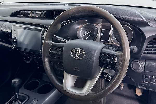 2021 Toyota HILUX SR (4x4) GUN126R FACELIFT 4X4