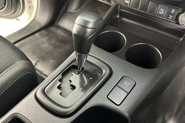 2021 Toyota HILUX SR (4x4) GUN126R FACELIFT 4X4
