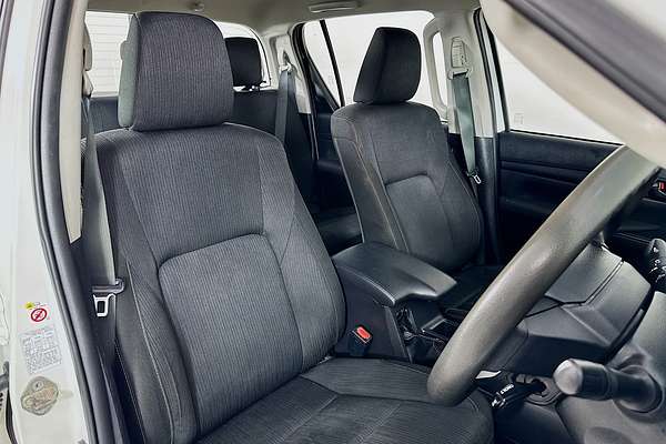 2019 Toyota HILUX SR (4x4) GUN126R MY19 4X4