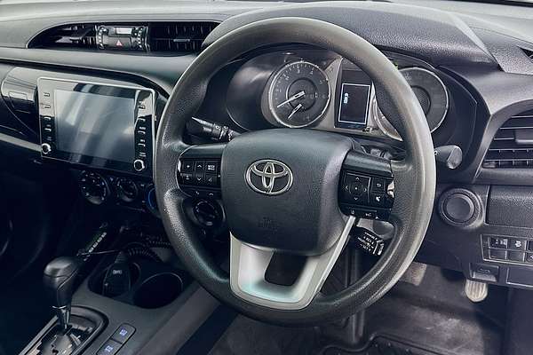 2021 Toyota HILUX SR (4x4) GUN126R 4X4