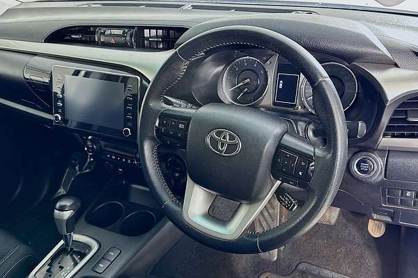 2021 Toyota HILUX SR5 (4x4) GUN126R FACELIFT 4X4