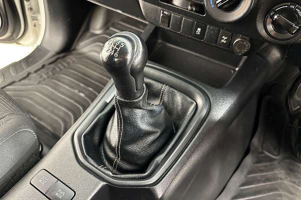 2018 Toyota Hilux SR GUN126R 4X4