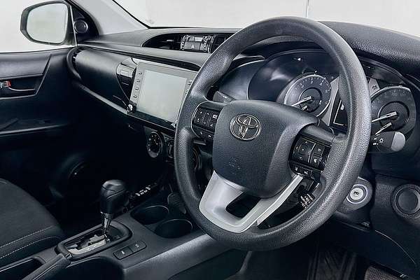 2023 Toyota HILUX SR (4x4) STEEL WHEELS GUN126R 4X4