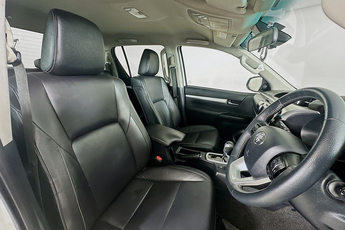 2020 Toyota HILUX SR5 (4x4) GUN126R MY19 UPGRADE 4X4