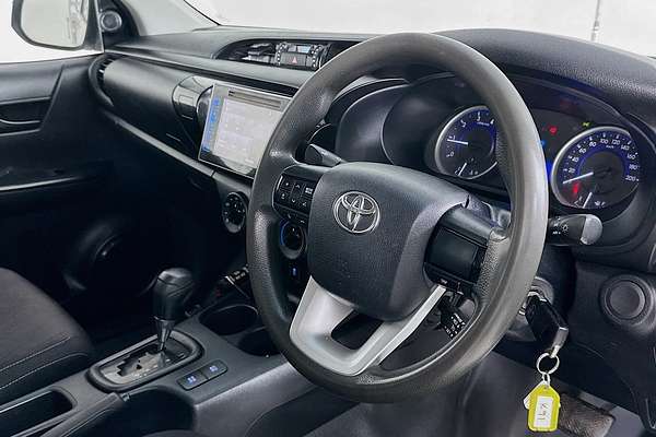 2017 Toyota HILUX SR (4x4) GUN126R MY17 4X4