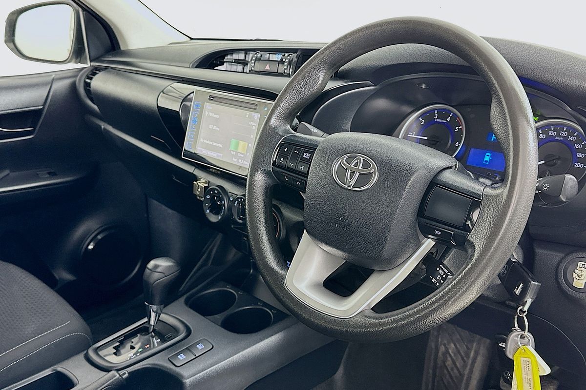 2017 Toyota HILUX SR GUN126R 4X4