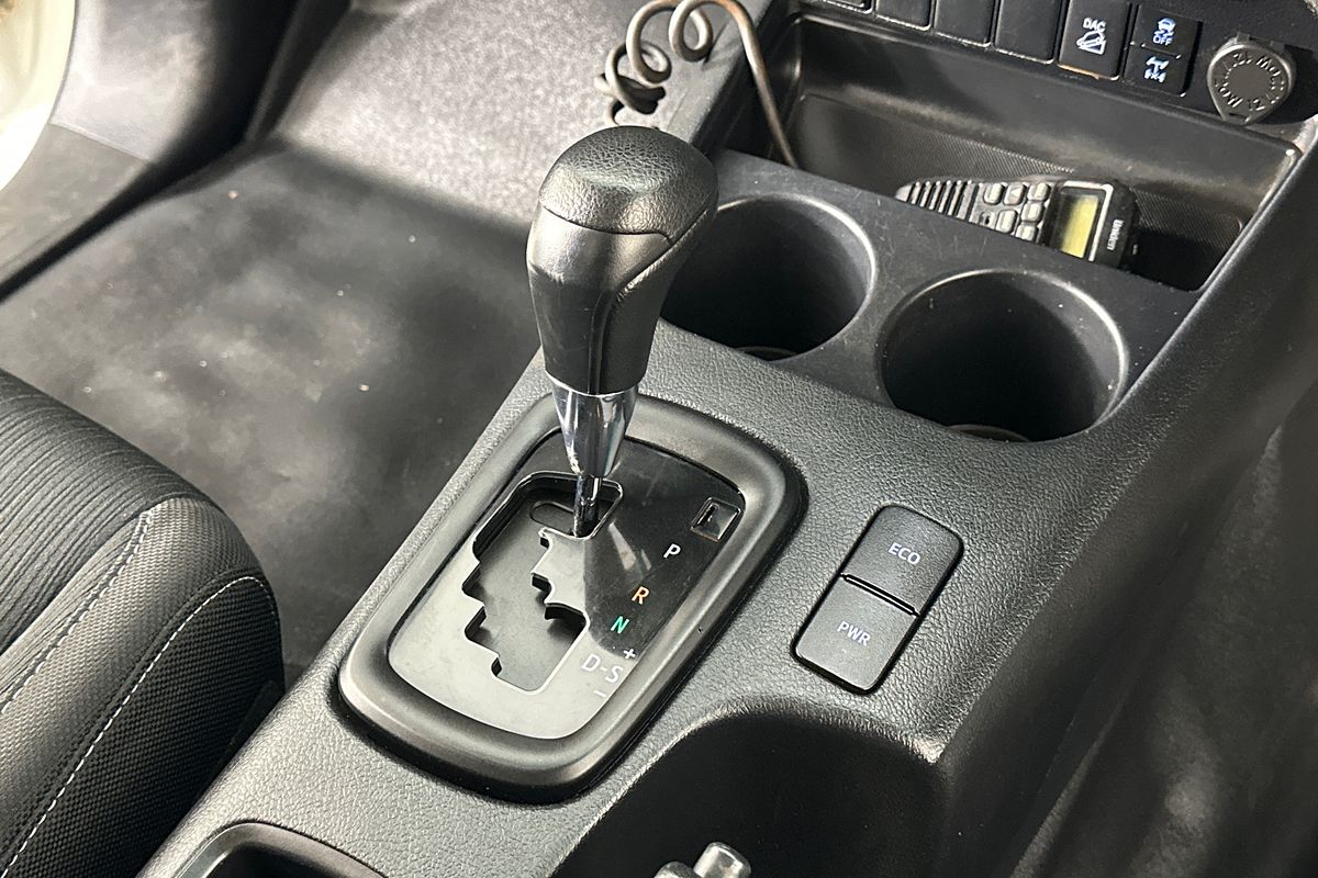 2021 Toyota HILUX SR (4x4) GUN126R FACELIFT 4X4