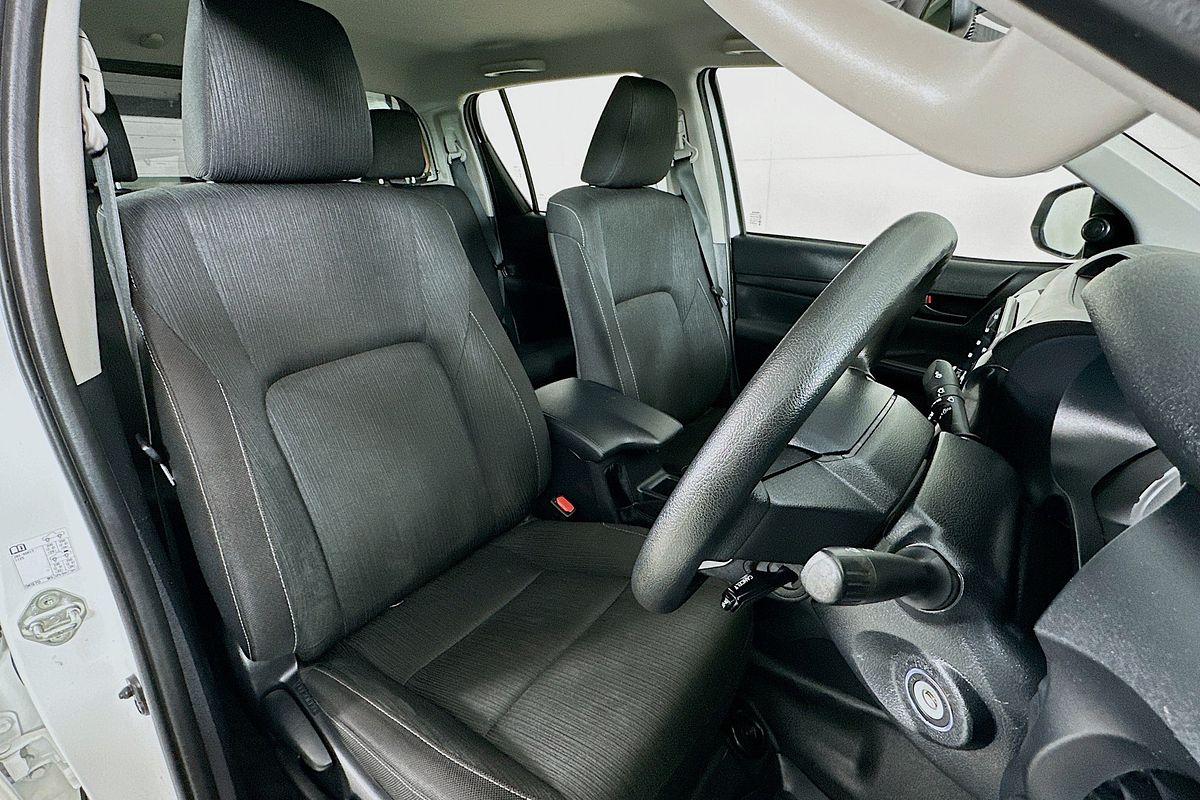 2024 Toyota HILUX SR (4x4) GUN126R FACELIFT 4X4