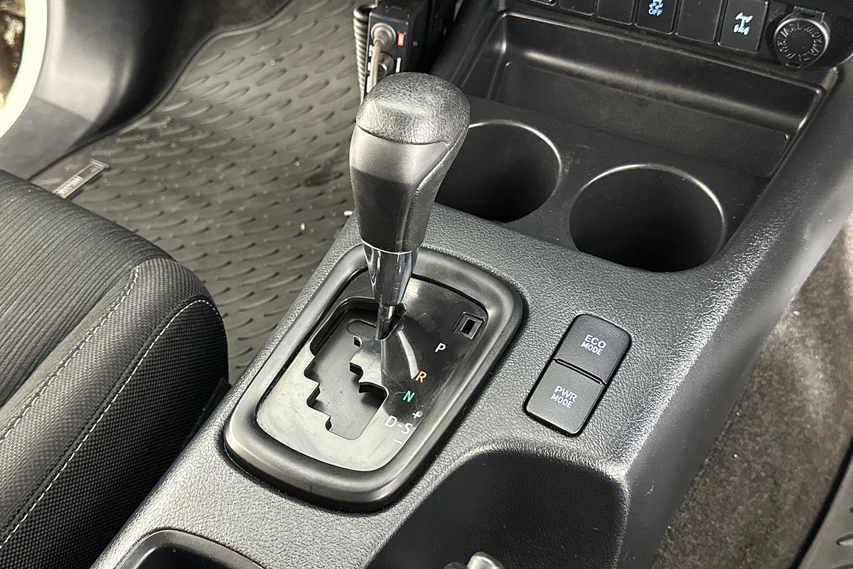 2016 Toyota HILUX SR (4x4) GUN126R 4X4