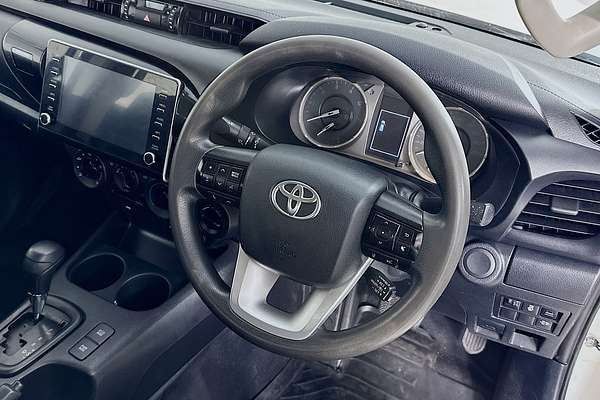 2020 Toyota HILUX SR (4x4) GUN126R FACELIFT 4X4