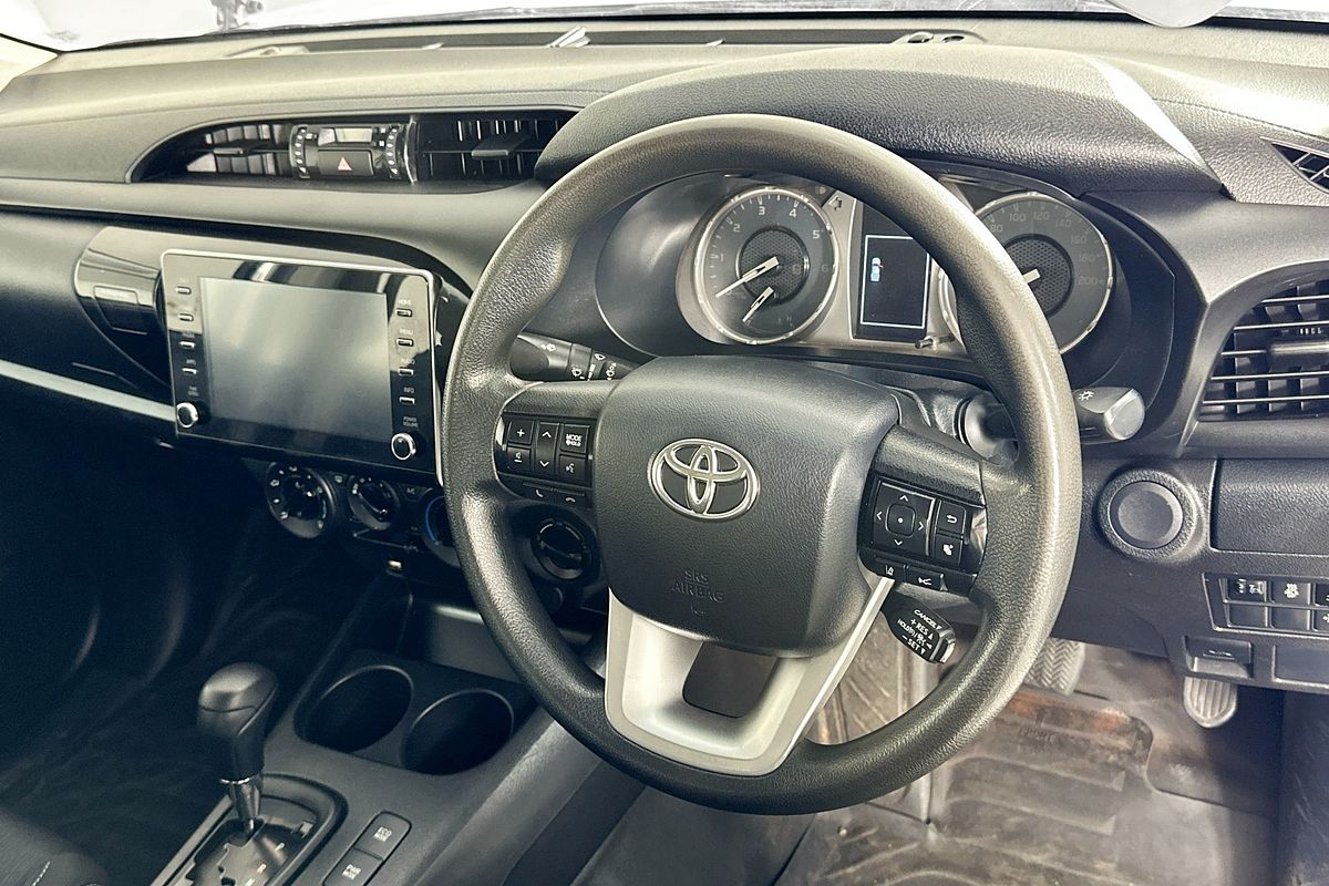2021 Toyota HILUX SR (4x4) GUN126R FACELIFT 4X4