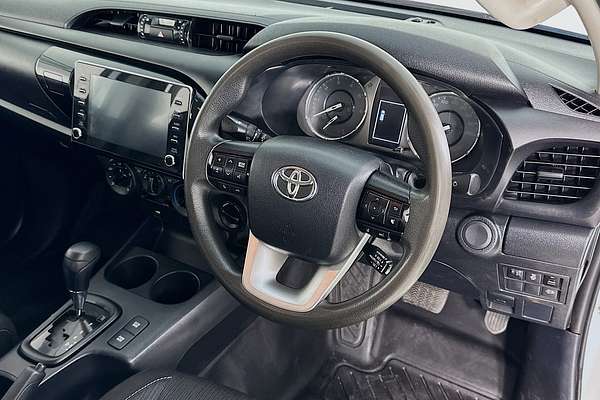 2020 Toyota HILUX SR (4x4) GUN126R FACELIFT 4X4
