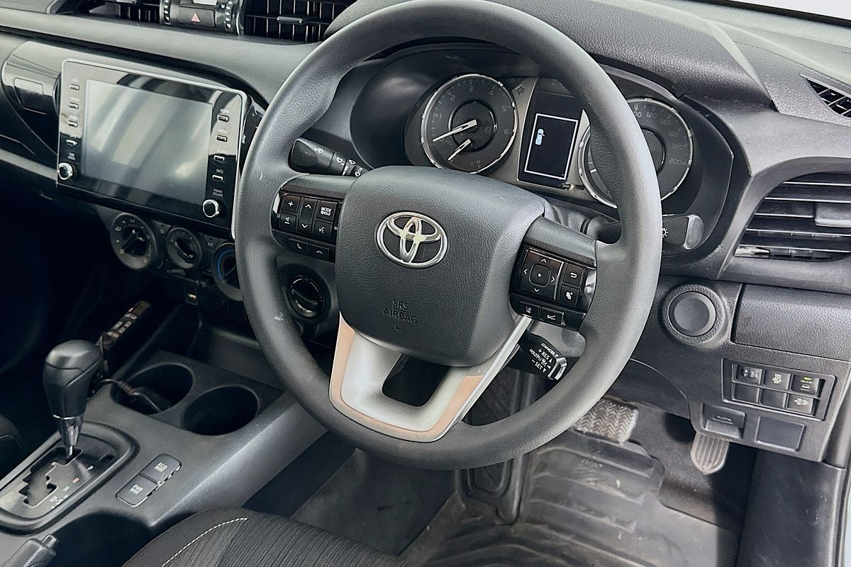 2021 Toyota HILUX SR (4x4) GUN126R FACELIFT 4X4