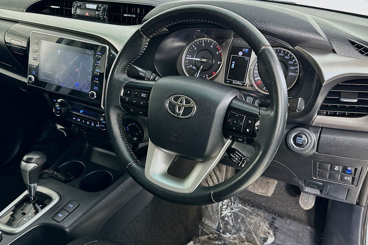 2021 Toyota HILUX SR5 (4x4) GUN126R FACELIFT 4X4