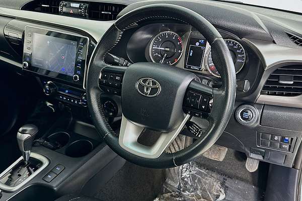 2021 Toyota HILUX SR5 (4x4) GUN126R FACELIFT 4X4
