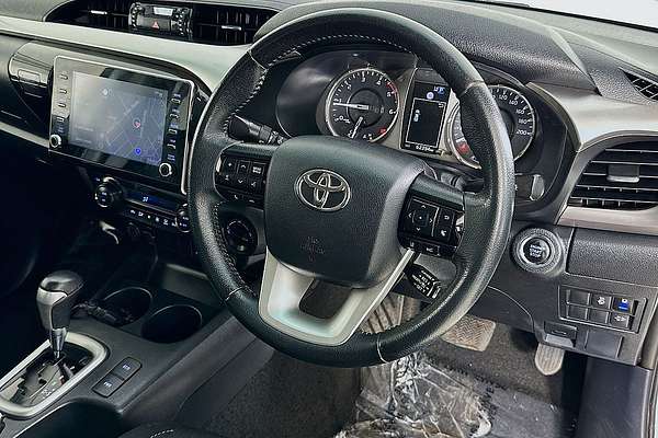 2021 Toyota HILUX SR5 (4x4) GUN126R FACELIFT 4X4
