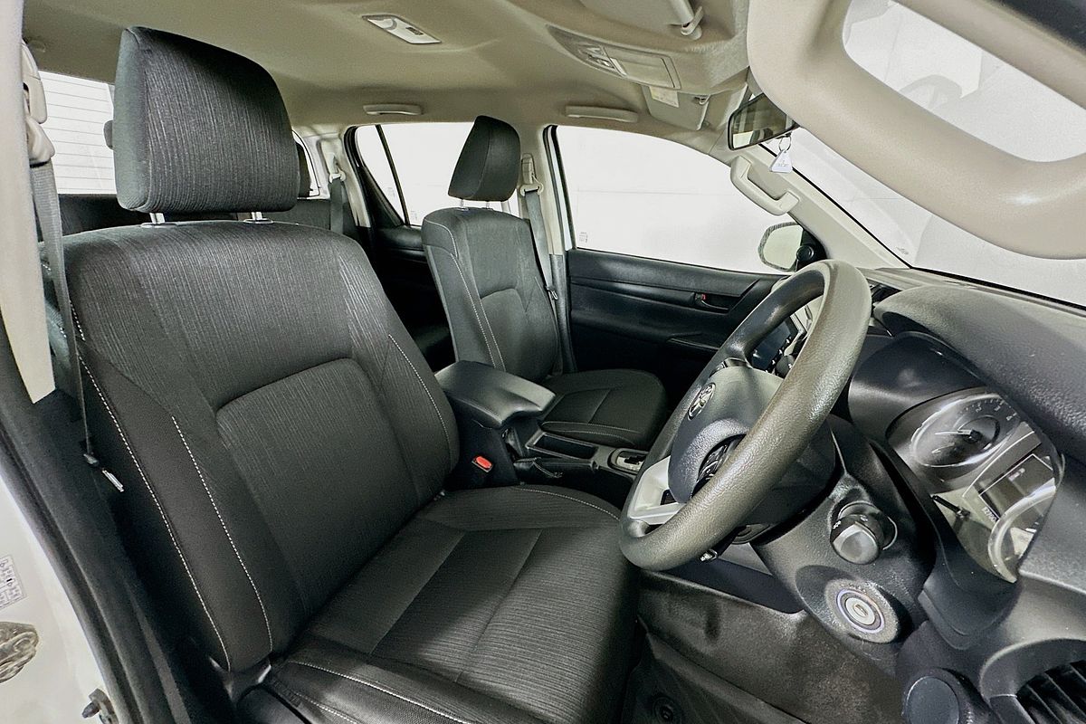 2022 Toyota HILUX SR (4x4) GUN126R 4X4