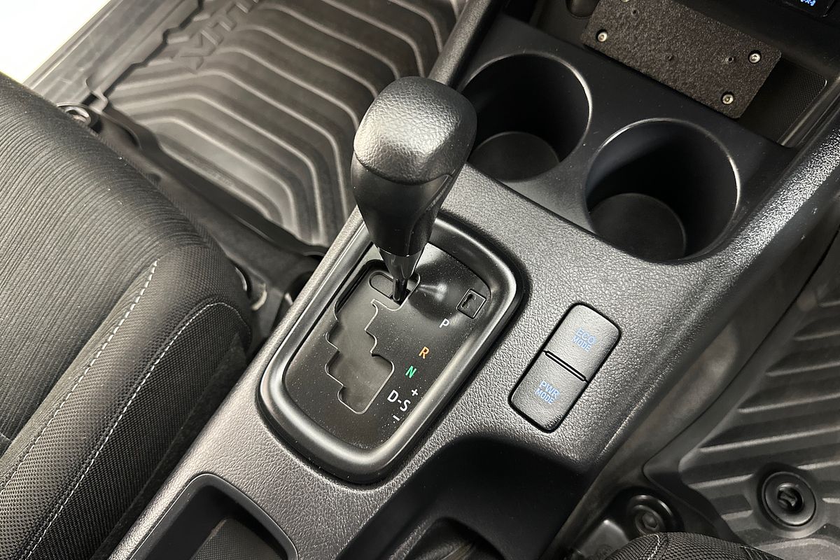 2021 Toyota HILUX SR (4x4) GUN126R FACELIFT 4X4