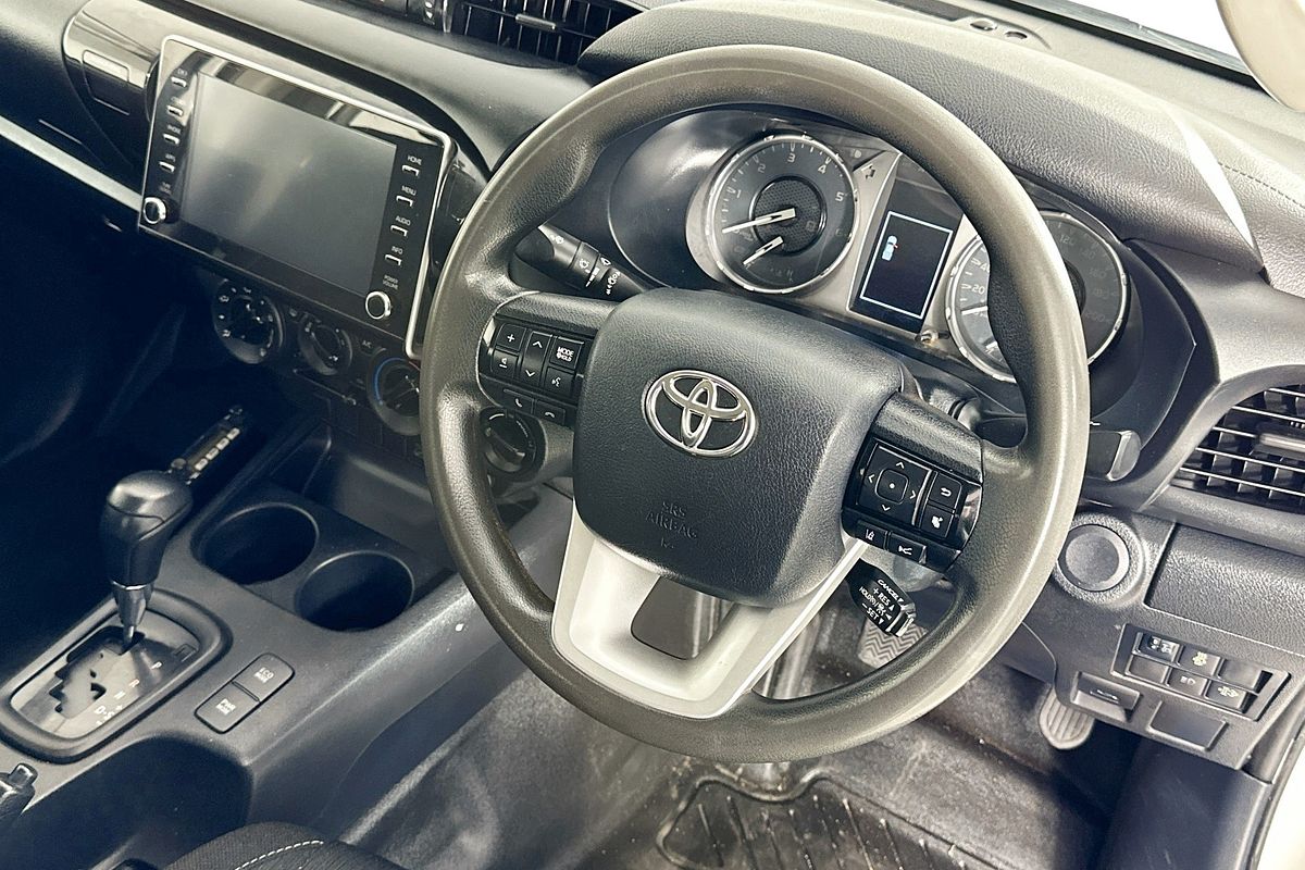 2020 Toyota HILUX SR (4x4) GUN126R FACELIFT 4X4